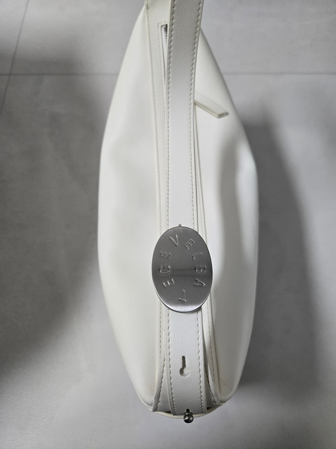 엘바테게브 그레이스백 화이트 상품이미지9