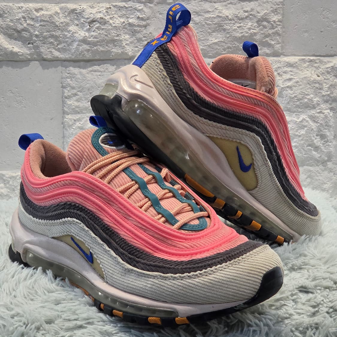 2w-2:나이키 에어맥스97 코듀로이 핑크 멀티컬러25.5cm(희소성) 상품이미지4