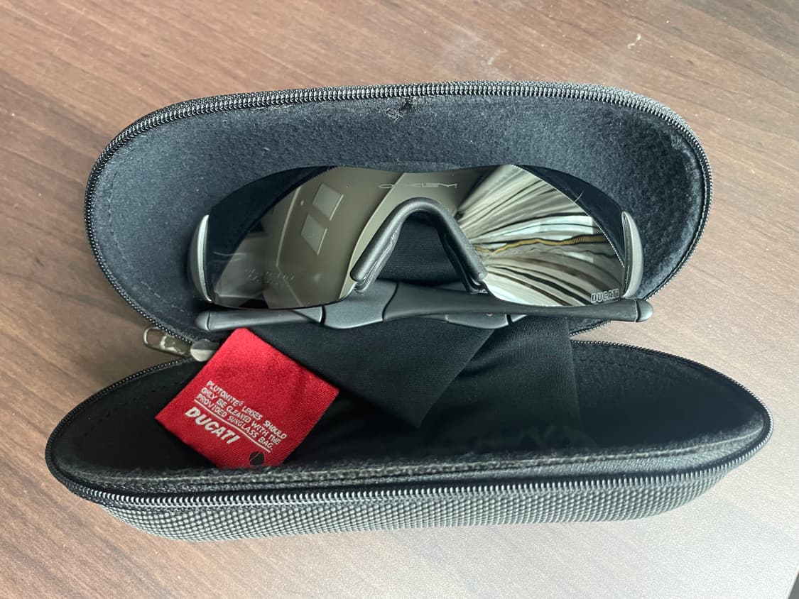 오클리 두카티 제로 한정판 선글라스 상품이미지3