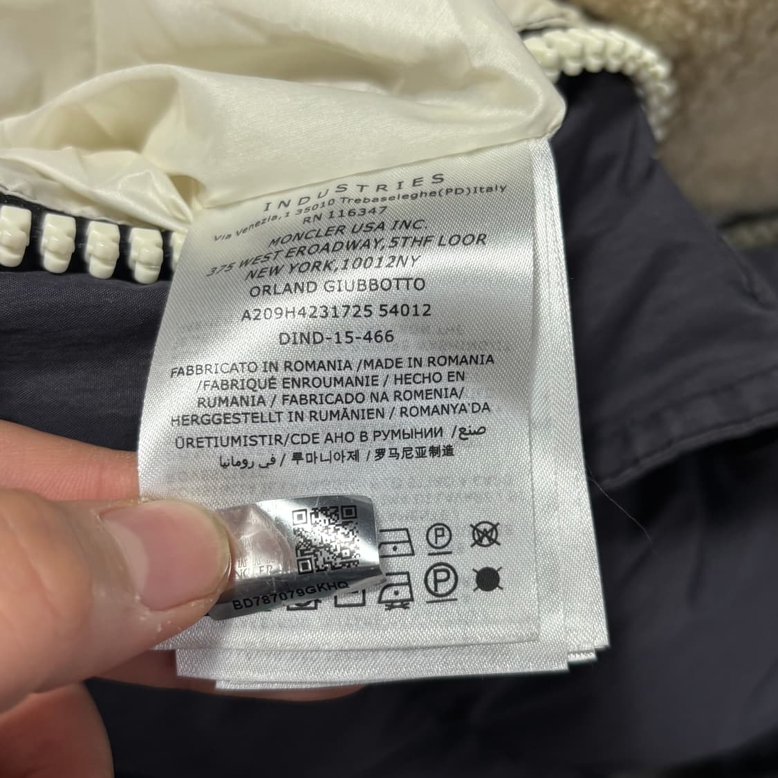 2 몽클레어 X 아미 올랜드 양털 카라 다운 패딩 상품이미지7