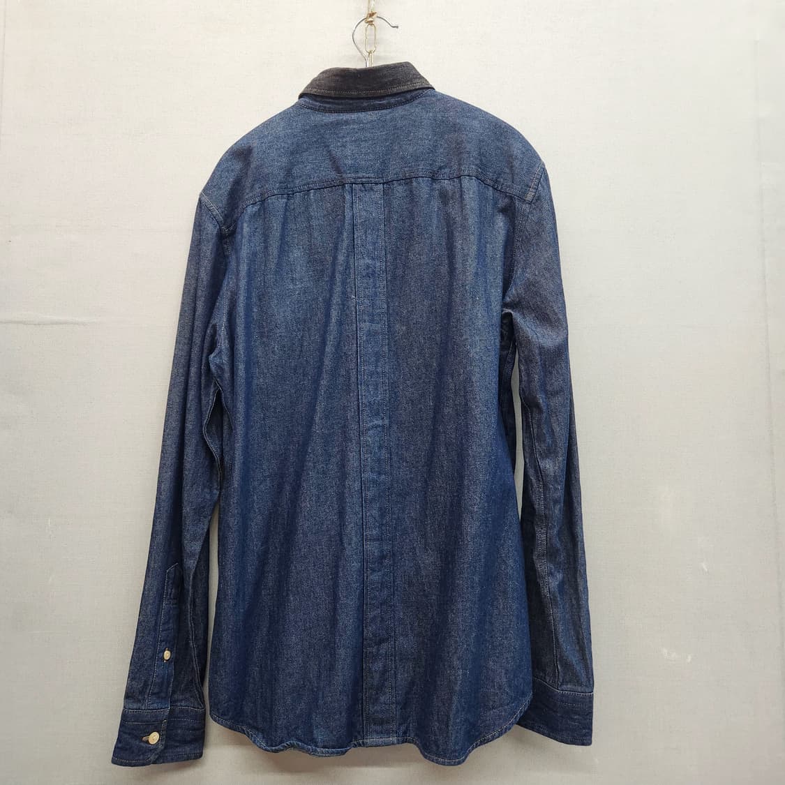 커스텀멜로우 원포켓 배색 데님 셔츠 100(M) 남여공용 상품이미지4