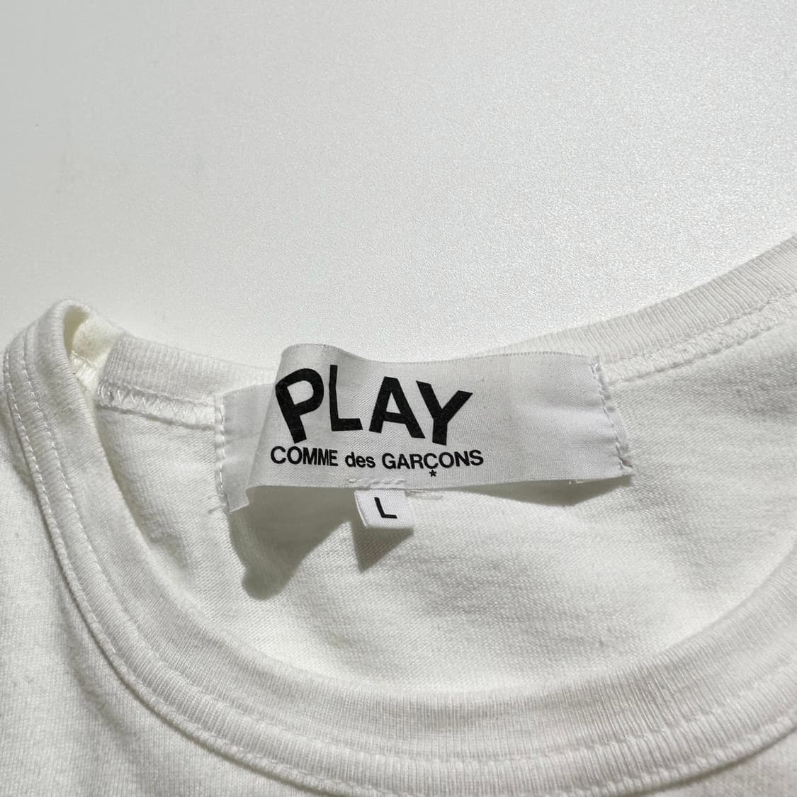 (매장판)꼼데가르송 PLAY 사이드 프린트 티셔츠 상품이미지3