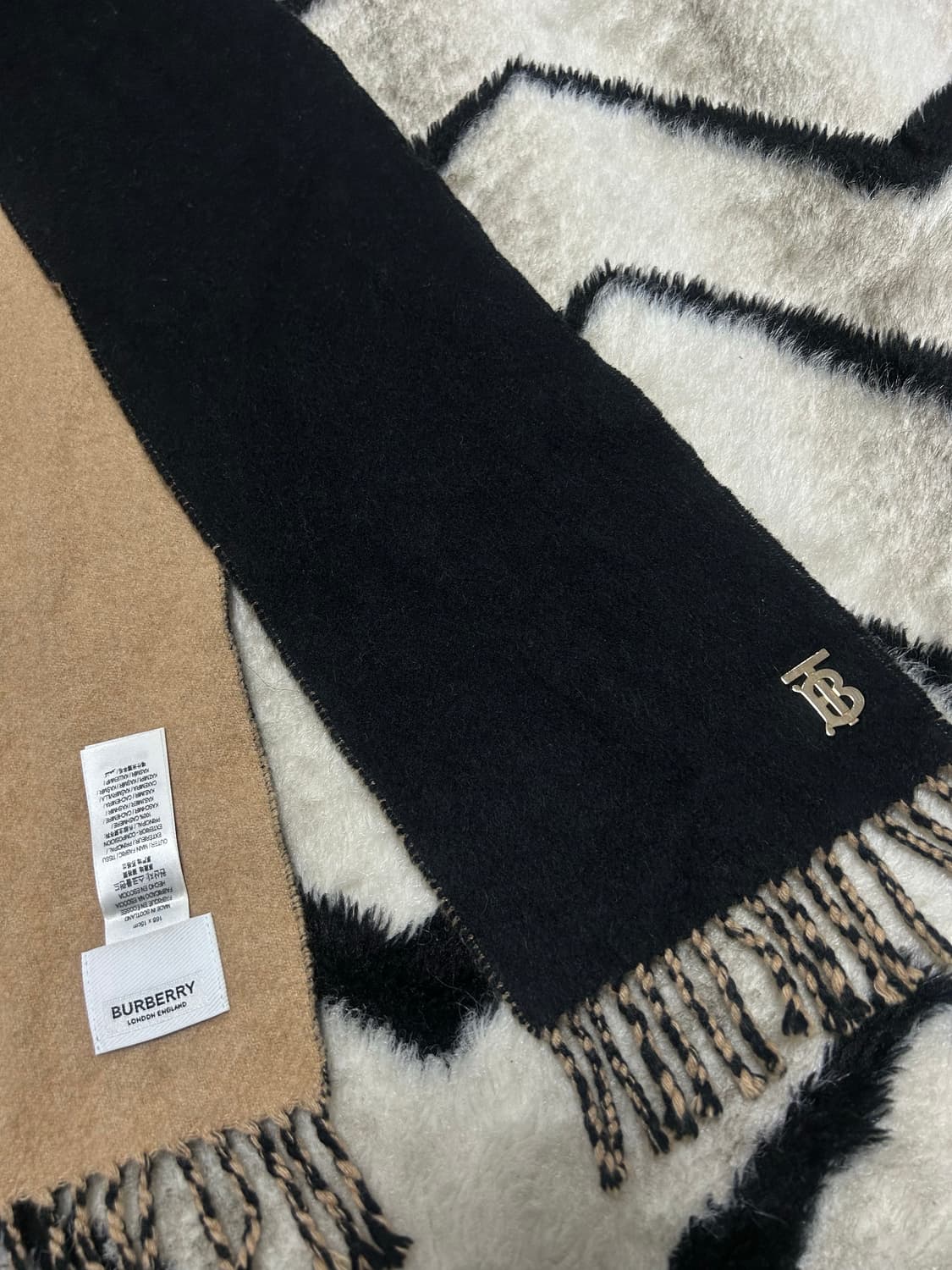 버버리 리버시블 캐시미어 머플러/카멜블랙 상품이미지1