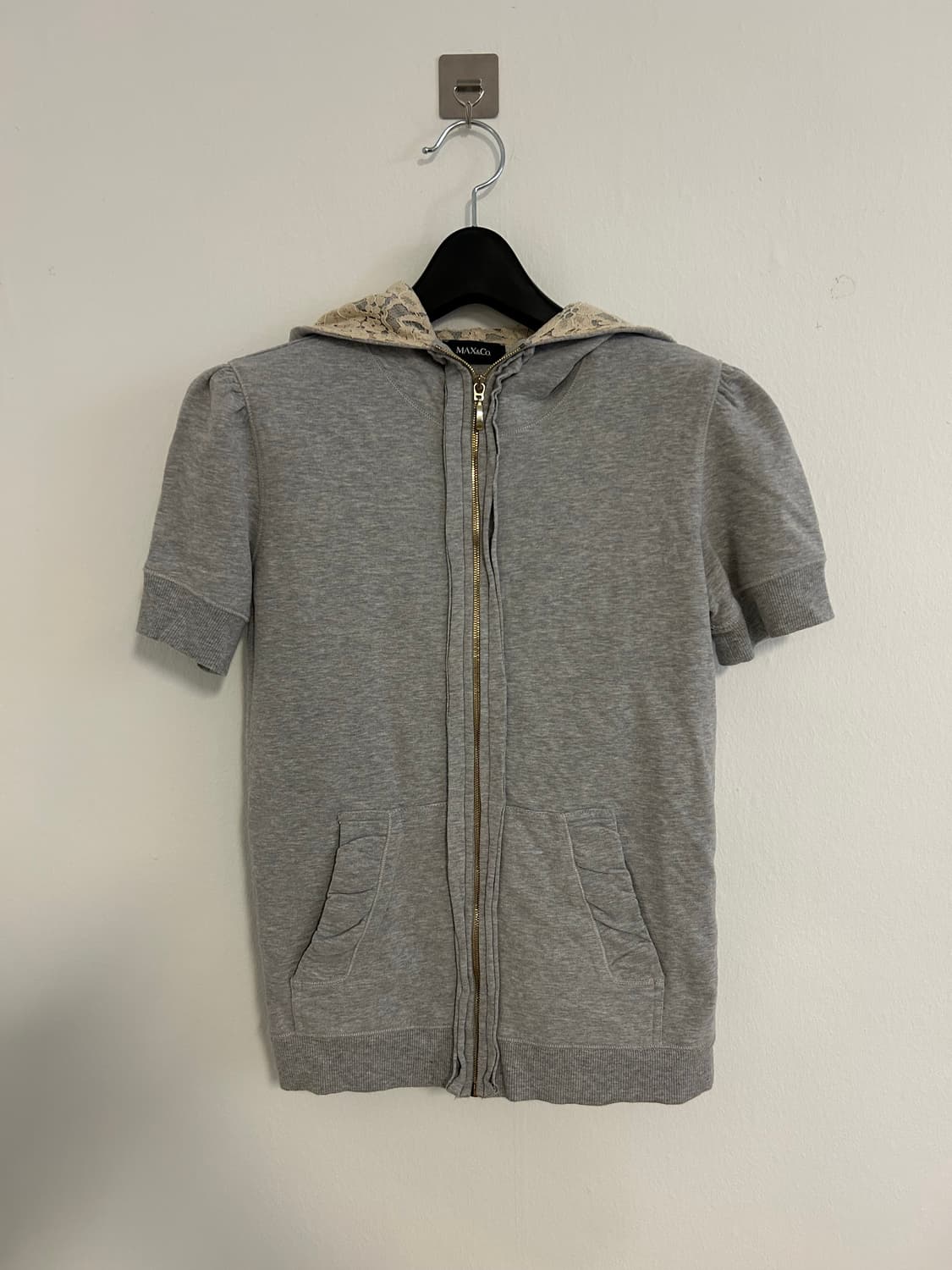 MAX&Co. 레이스 후드 퍼프 슬리브 집업 상품이미지2