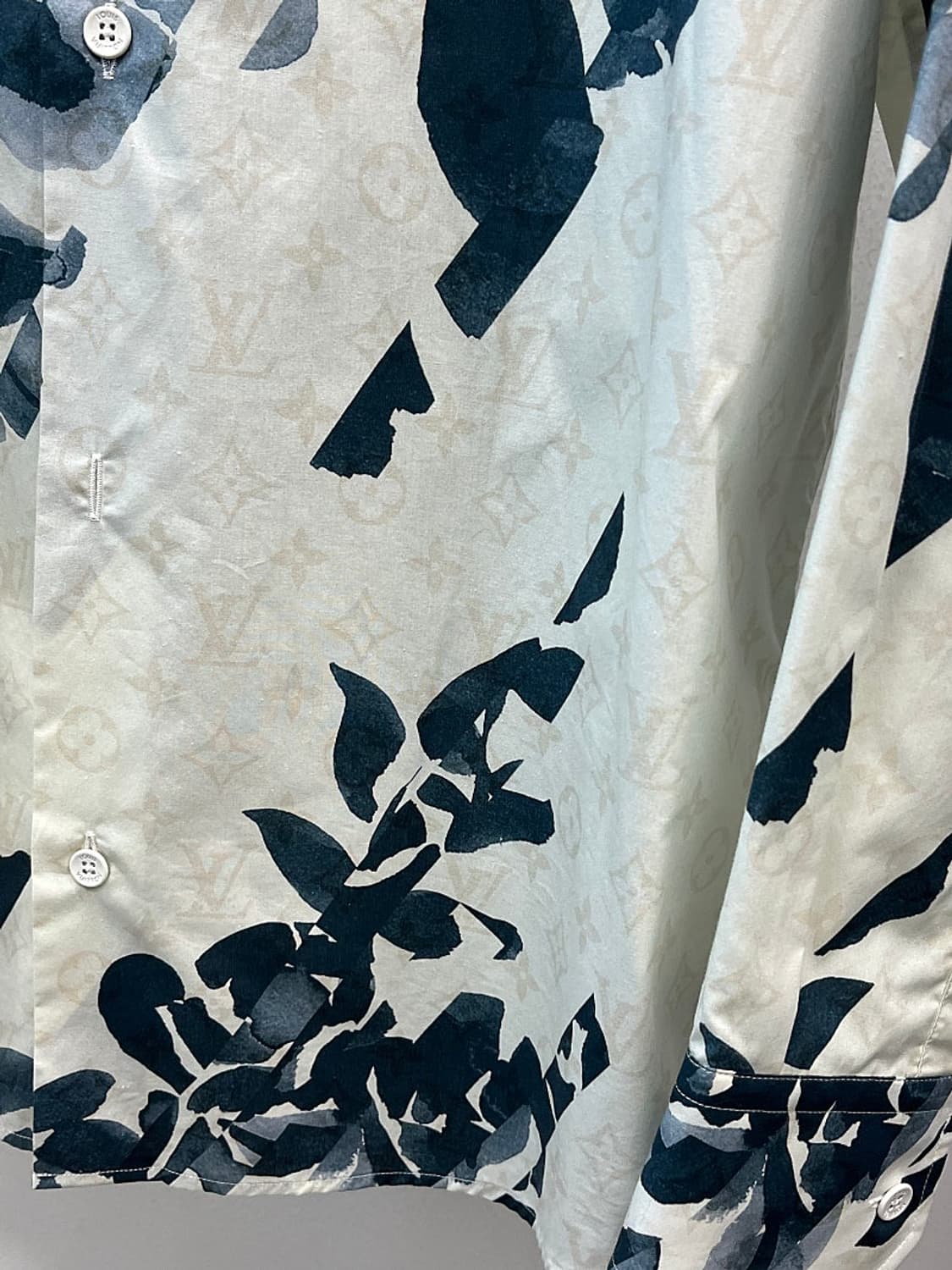 105) 루이비통 24ss 모너그램 플라워 셔츠  상품이미지6