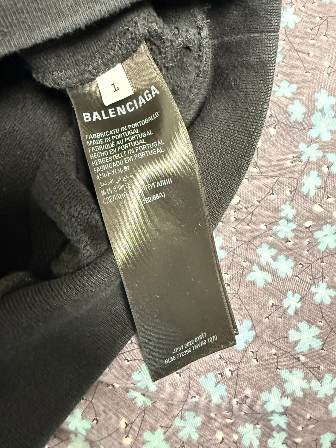 [1] 발렌시아가 x 아디다스 후드 라지 핏 블랙 상품이미지4