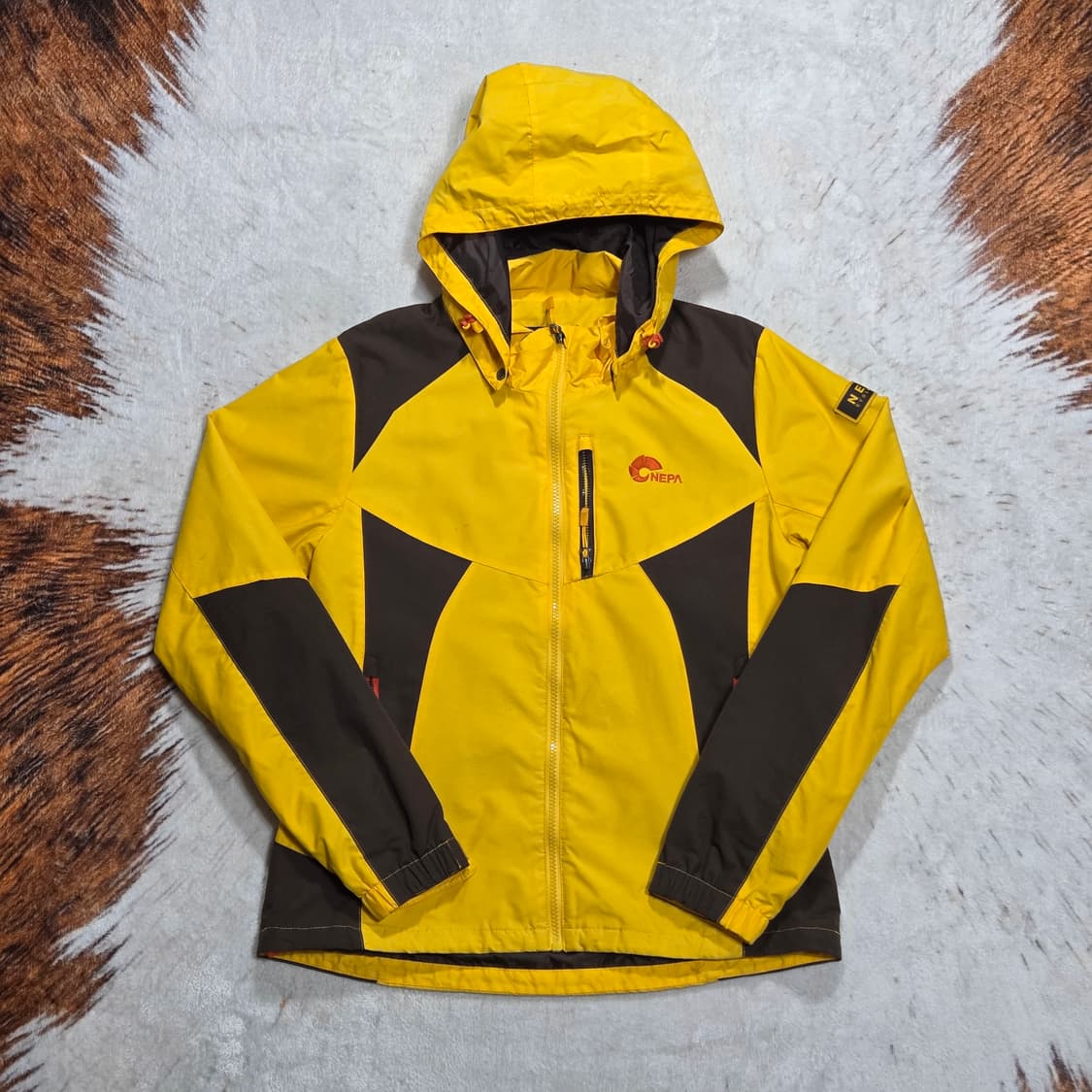 네파 옐로우 바람막이 자켓 상품이미지1