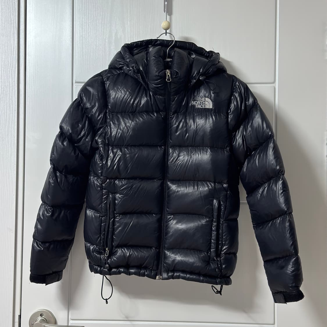 노스페이스 눕시 700 메트로 유광 패딩 상품이미지2