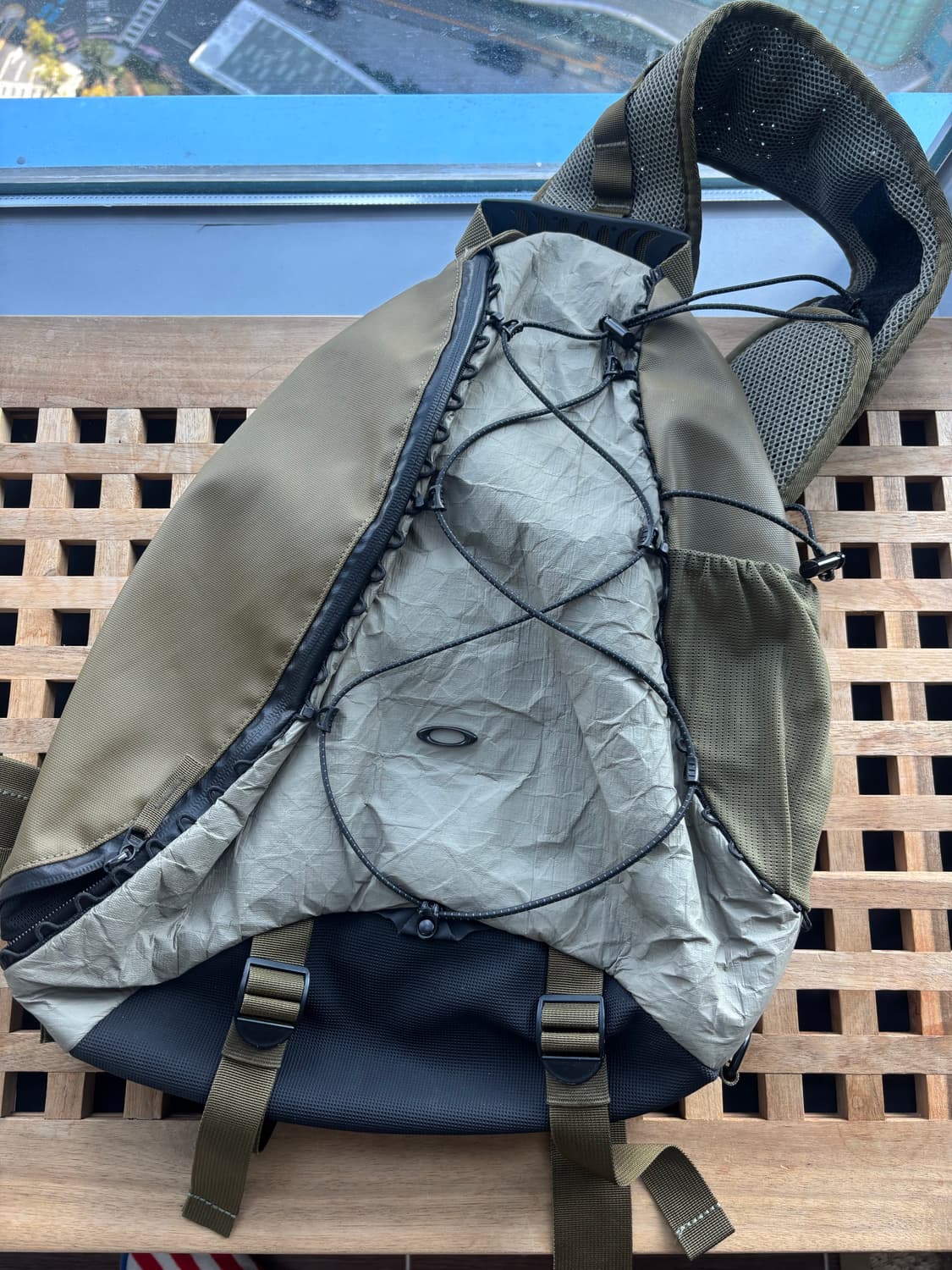 오클리 래태튜드 슬링백 상품이미지1