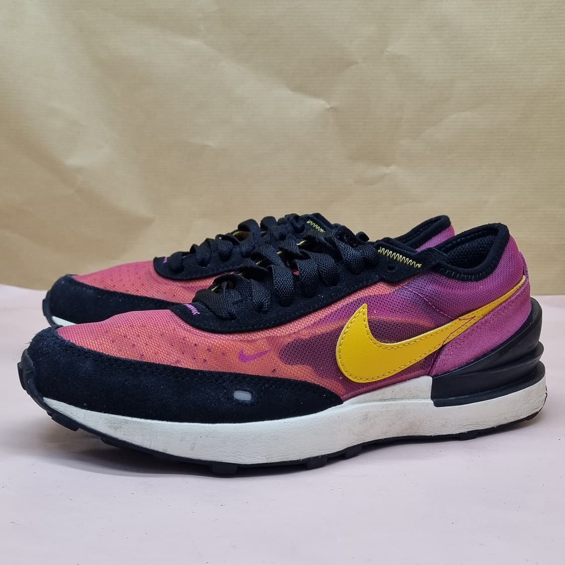 나이키 액티브 푸시아 여성운동화230 상품이미지1