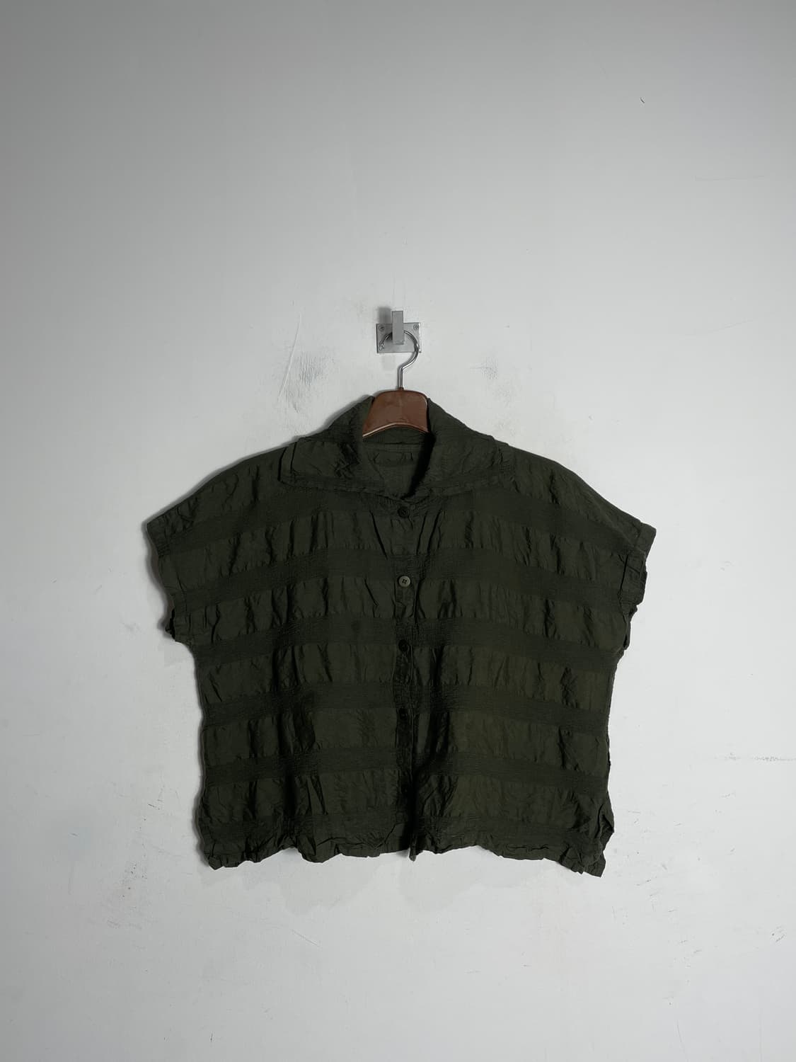 me ISSEY MIYAKE 이세이 미야케 카키 베스트 상품이미지1