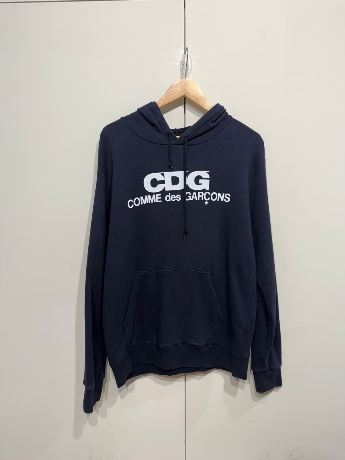 꼼데가르송 CDG 네이비 후드티 상품이미지1
