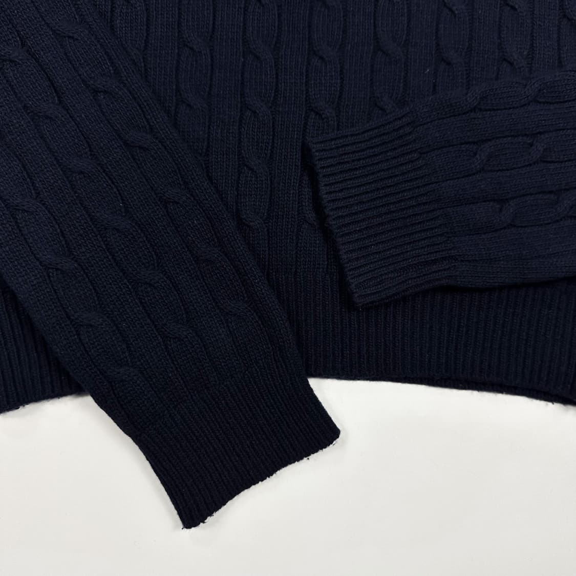 마르디 메크르디 이니셜 네이비 케이블 니트 (Free 여성추천) 상품이미지4