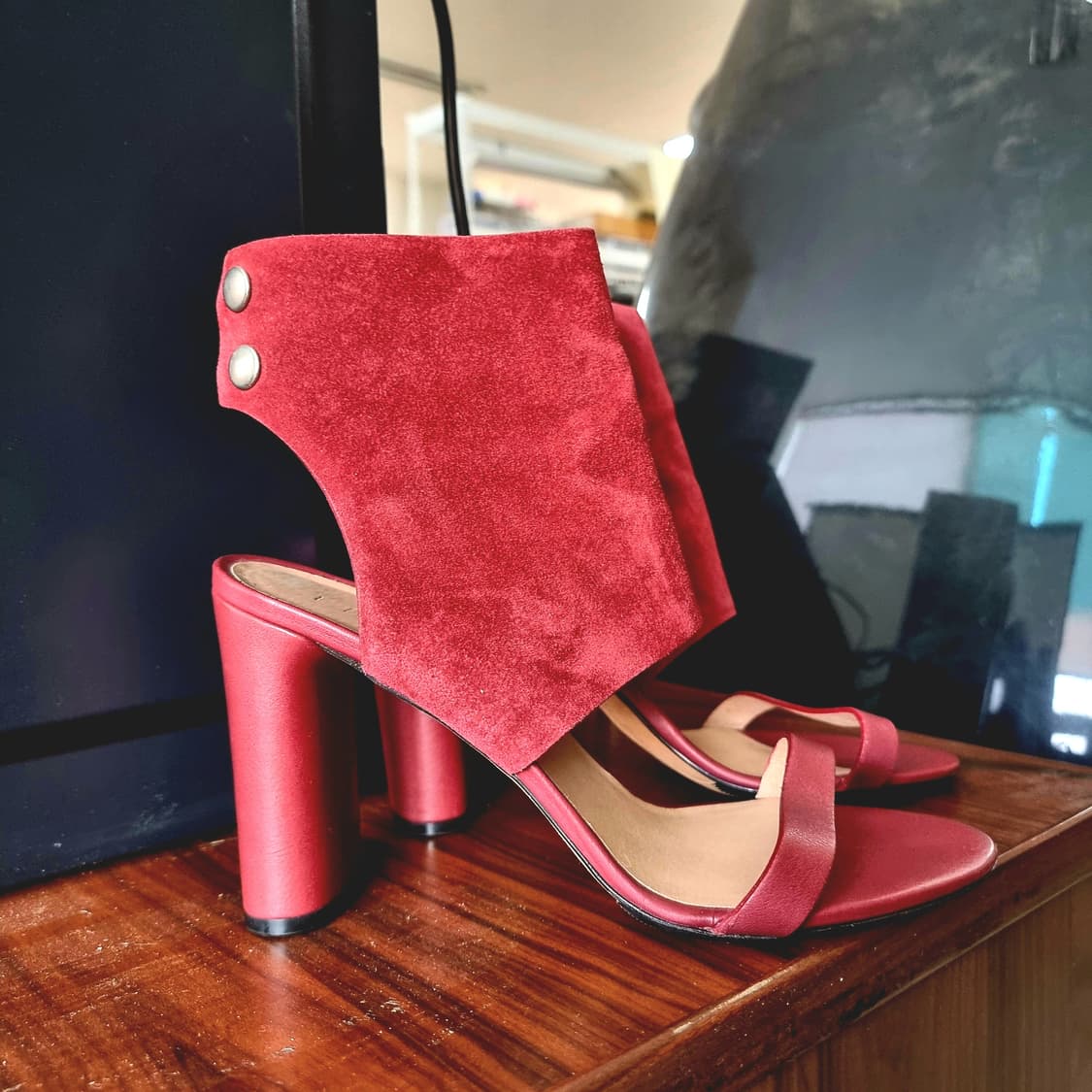 이로 IRO 스웨이드 오픈토힐 펌프스 구두 힐 (38/250) 상태최상 상품이미지1