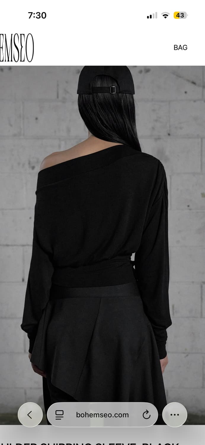 보헤미안서울 SHOULDER SHIRRING SLEEVE, BLACK 상품이미지2