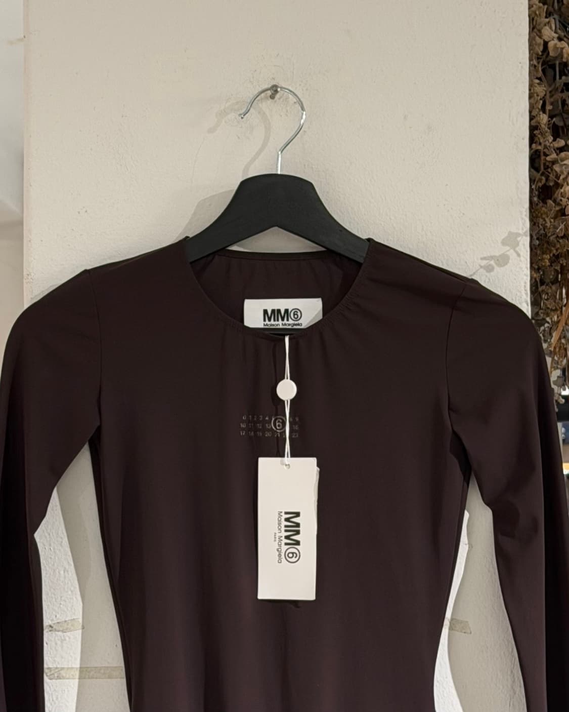 mm6 브라운 로고 롱슬리브 저지 바디수트 상품이미지5