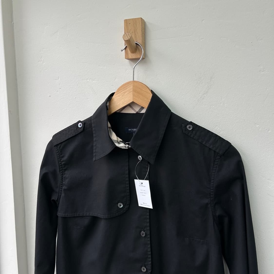 16157 - 버버리 블랙 셔츠 상품이미지1