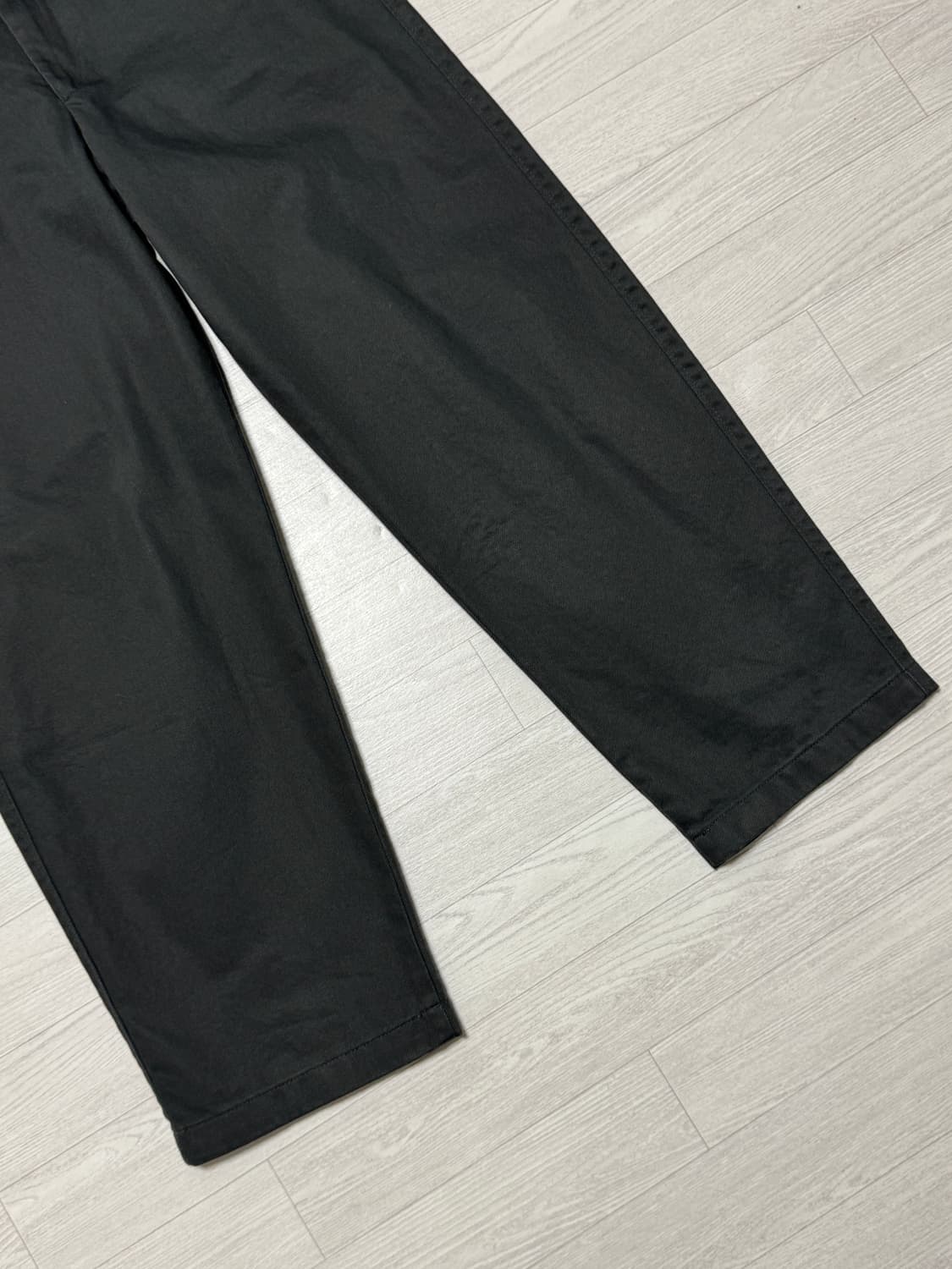 유니클로U 와이드핏 치노팬츠 다크그레이 76 상품이미지3