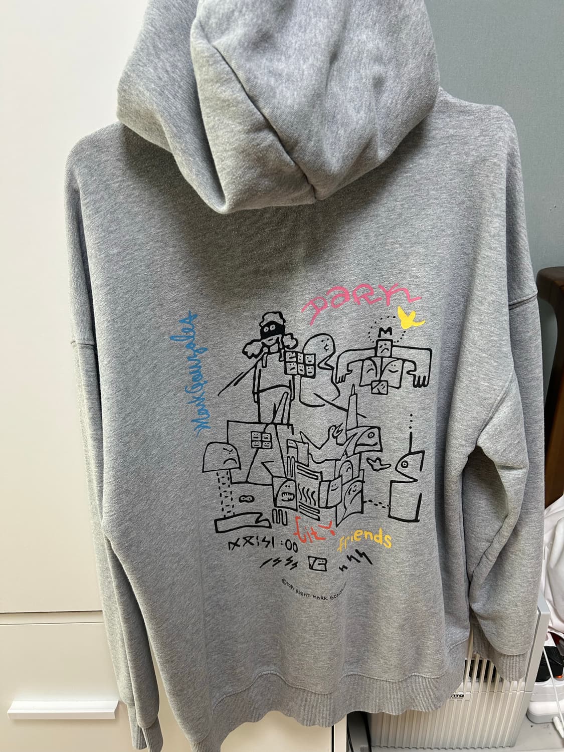 와릿이즌 프렌즈 드로잉 후드 그레이 상품이미지3