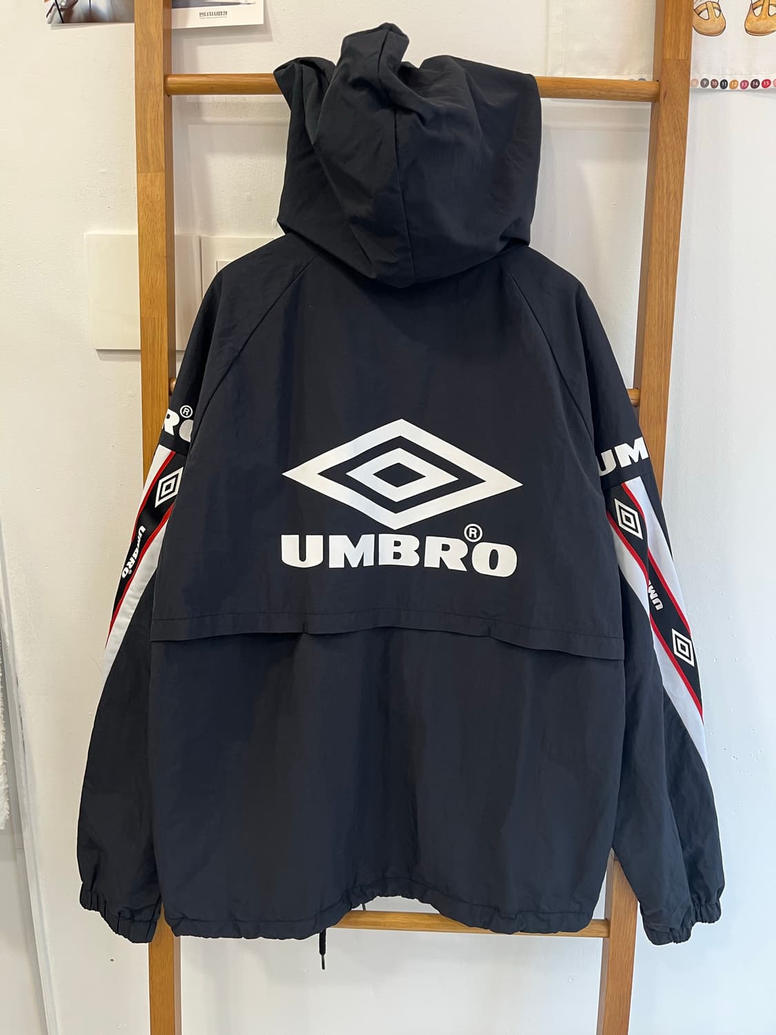 엄브로 테이핑 빅로고 하프집업 아노락 (95) 상품이미지3