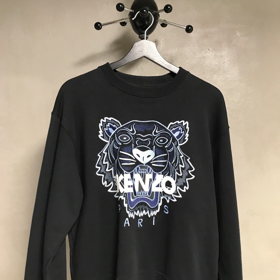 겐조 타이거 자수 맨투맨 블랙 M 상품이미지2