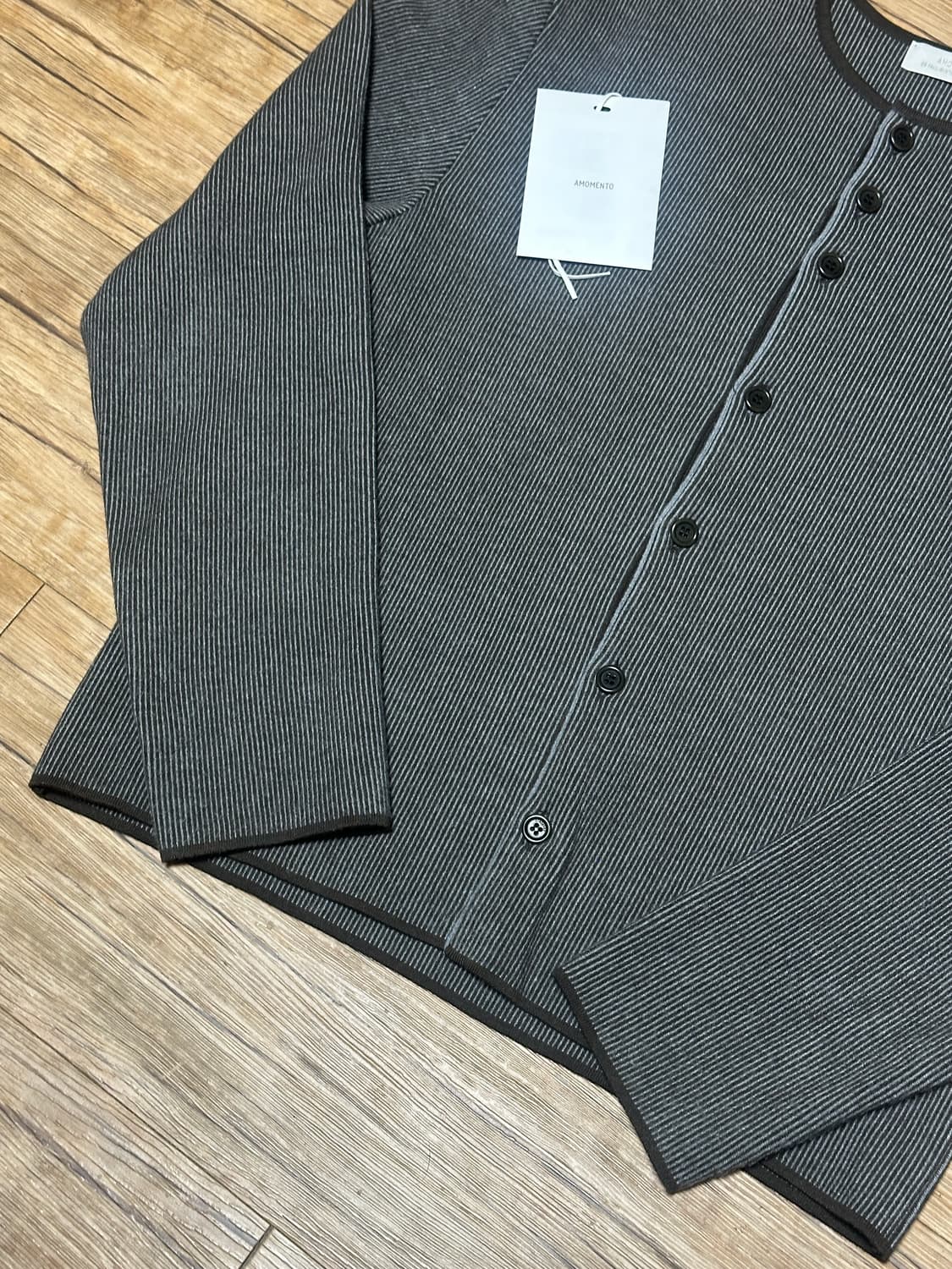 아모멘토 Stripe Button Up Cardigan 브라운 가디건  상품이미지5