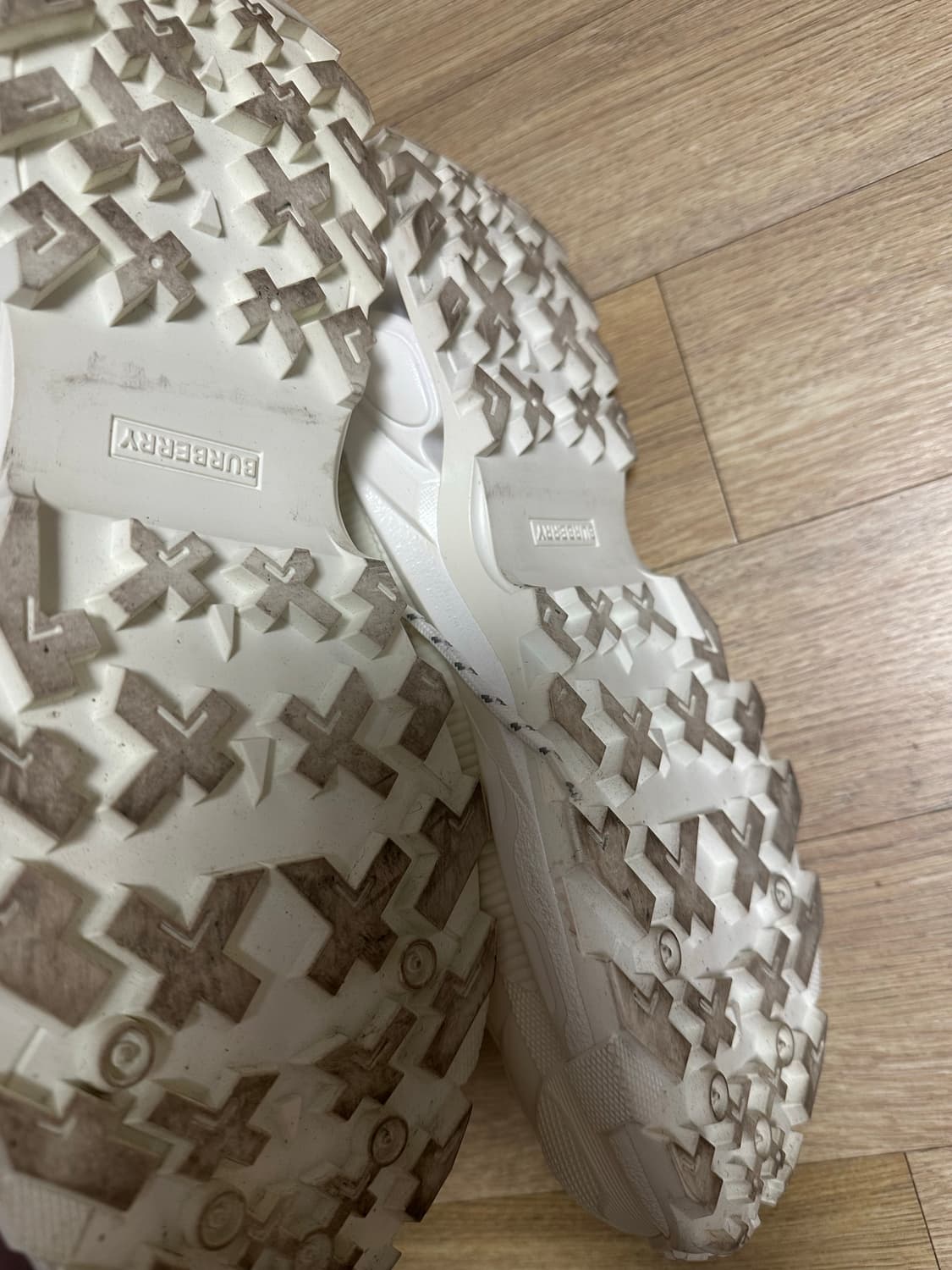 버버리 아서 스니커즈 살로몬 느낌 290 상품이미지5