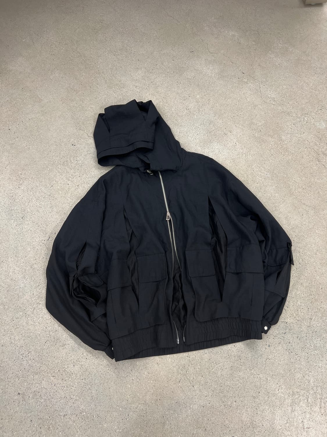 송지오옴므 24SS 멀티 슬릿 후드 점퍼 상품이미지1