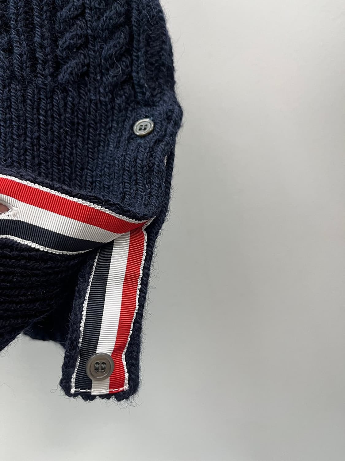 105) 톰브라운 신형 도네갈 케이블 베스트  상품이미지5