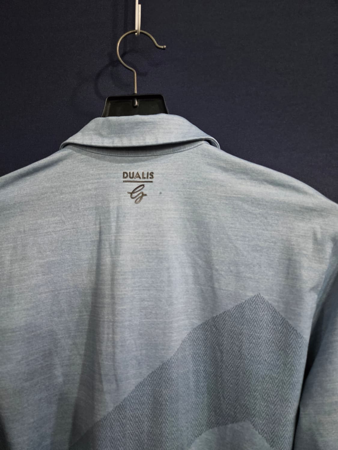 데상트 골프 스카이블루 문양 남성 슬림핏 105 골프 카라긴팔티  상품이미지8