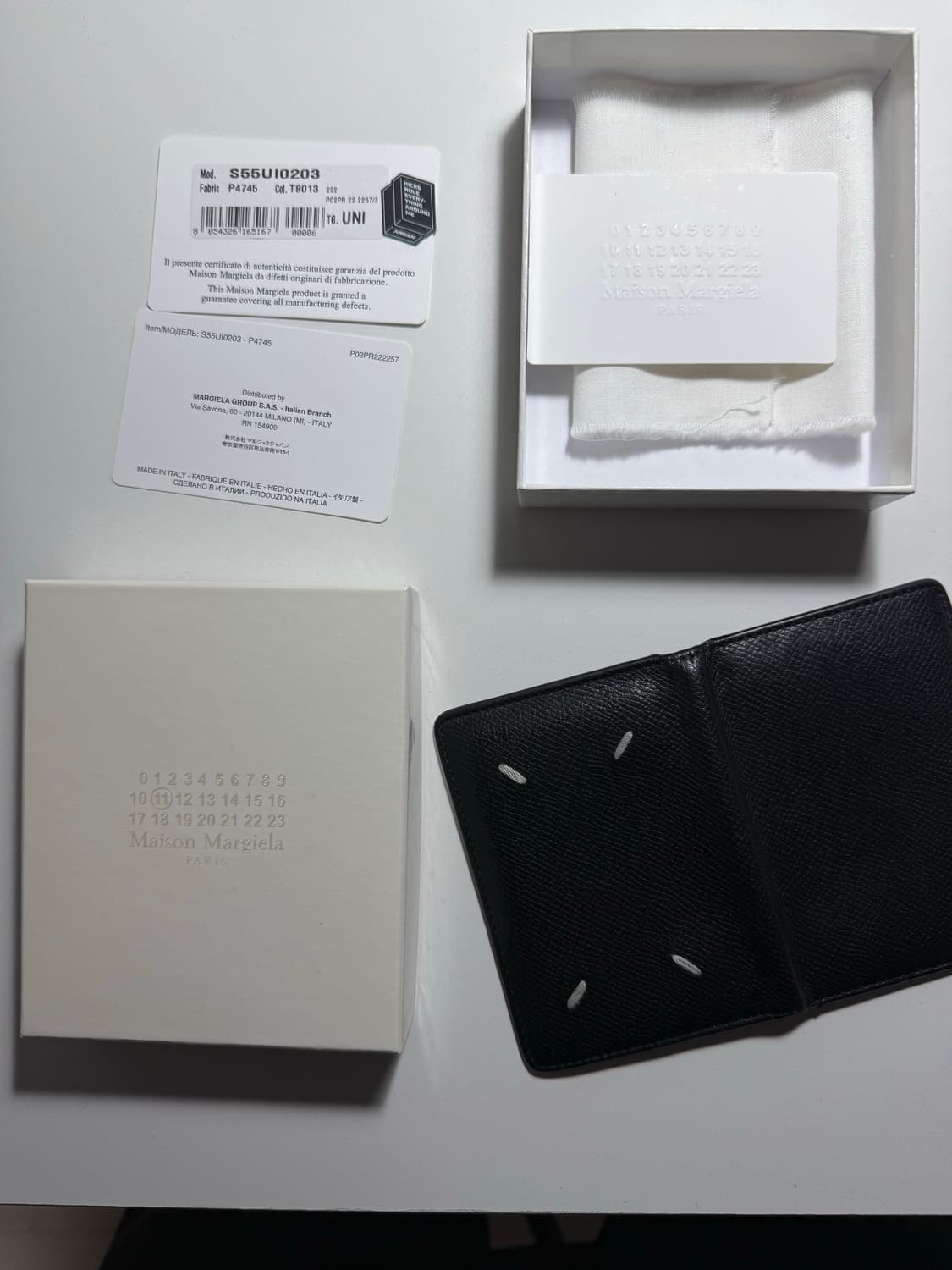 메종 마르지엘라 레더 바이폴드 카드 홀더 블랙 상품이미지1