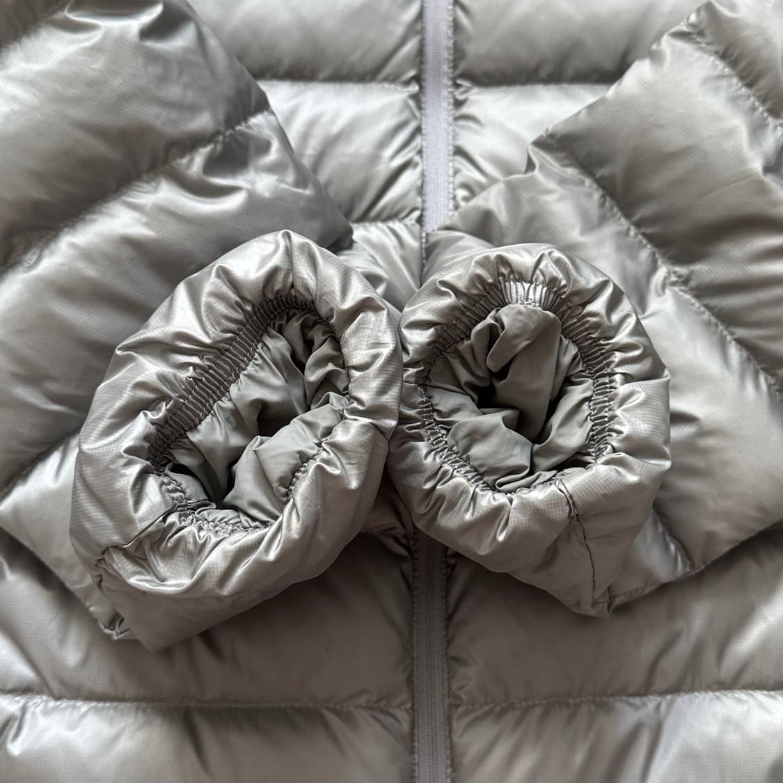 [M] 엄브로 페더플렉스 경량 패딩 그레이 카키 상품이미지3