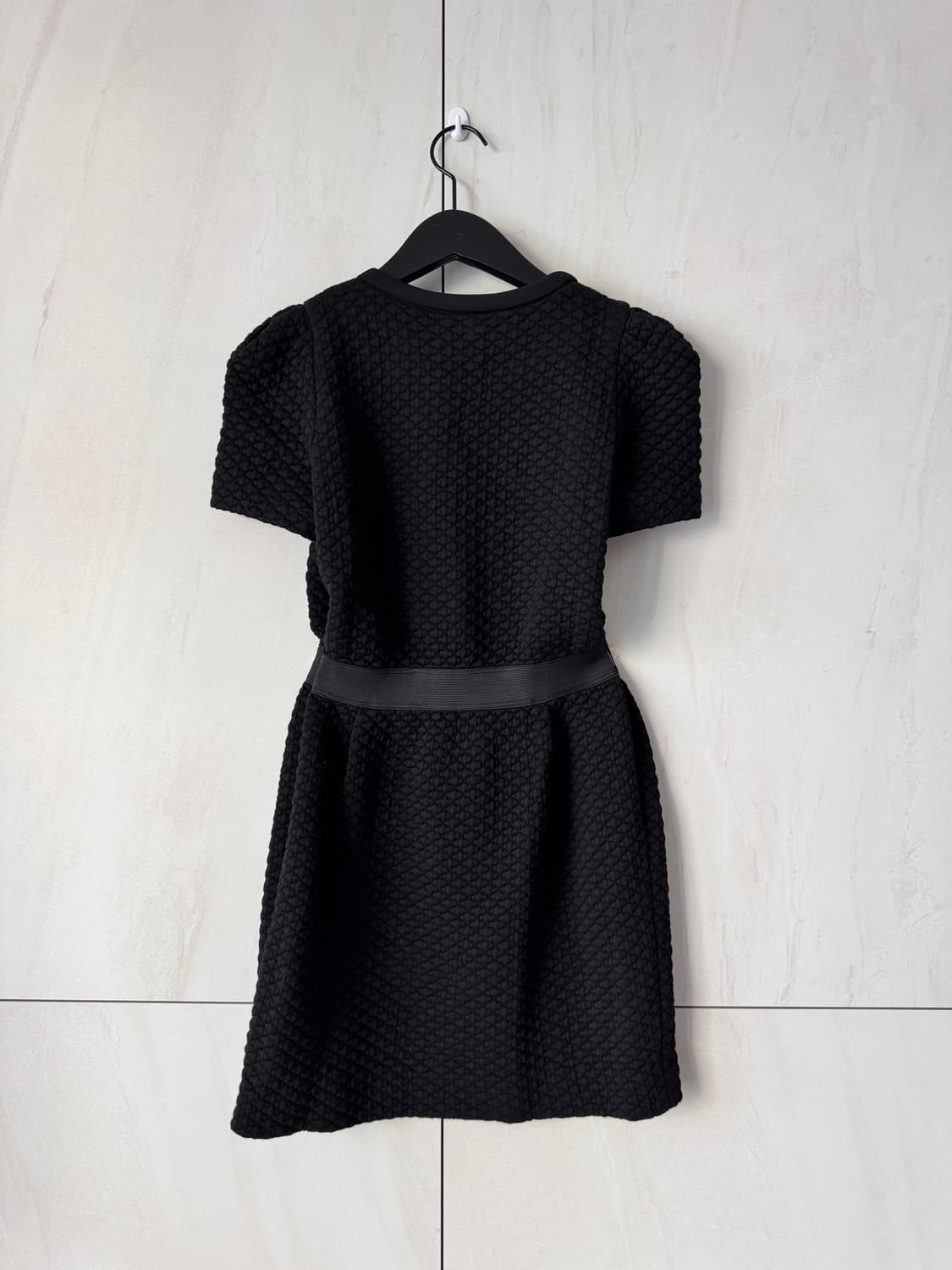 새상품 컨디션sandro 블랙 텍스처 원피스 2(44,55사이즈가능) 상품이미지2
