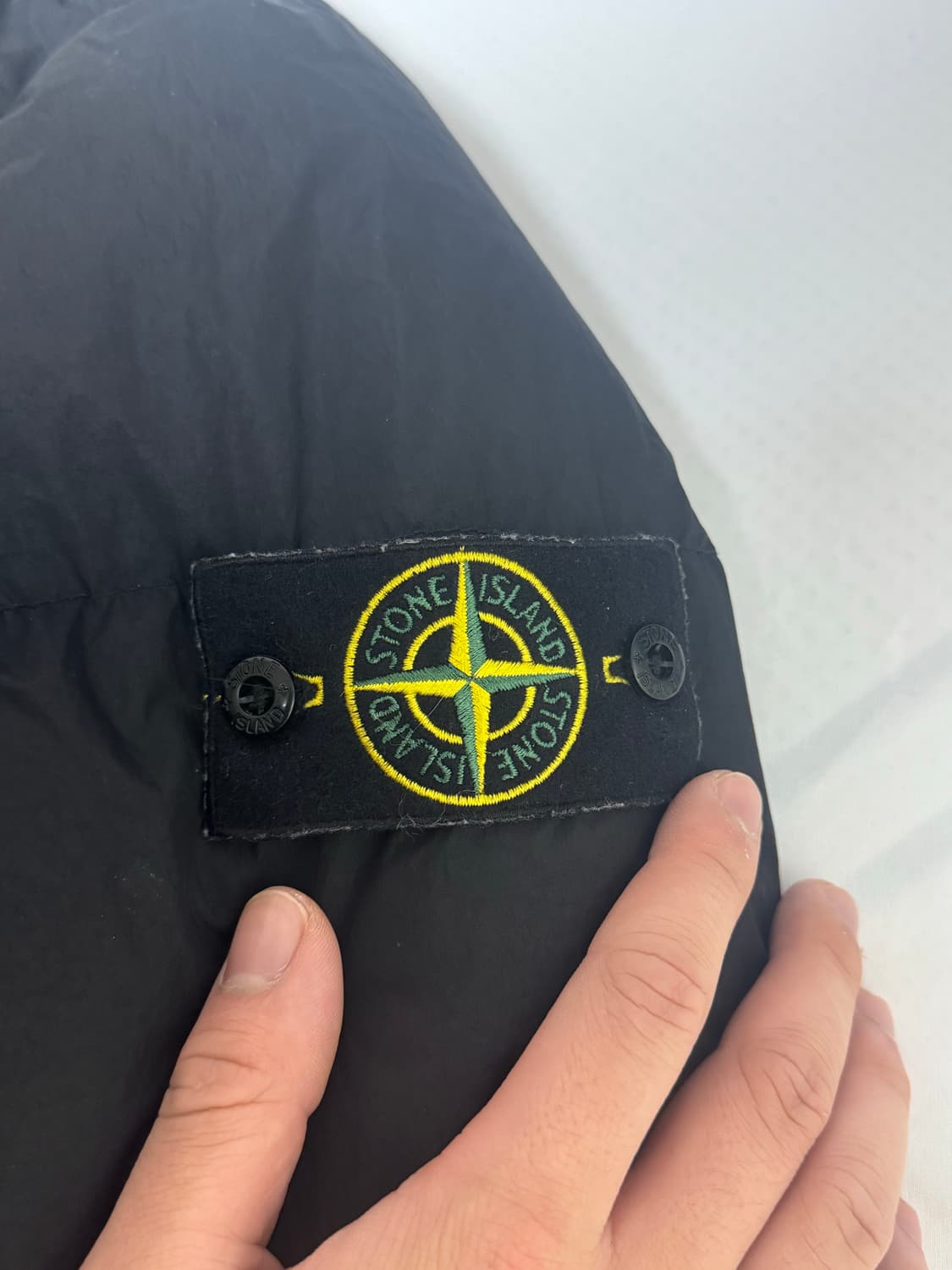 [L]백화점판 스톤아일랜드 크링클랩스 논후드 블랙 패딩 상품이미지2