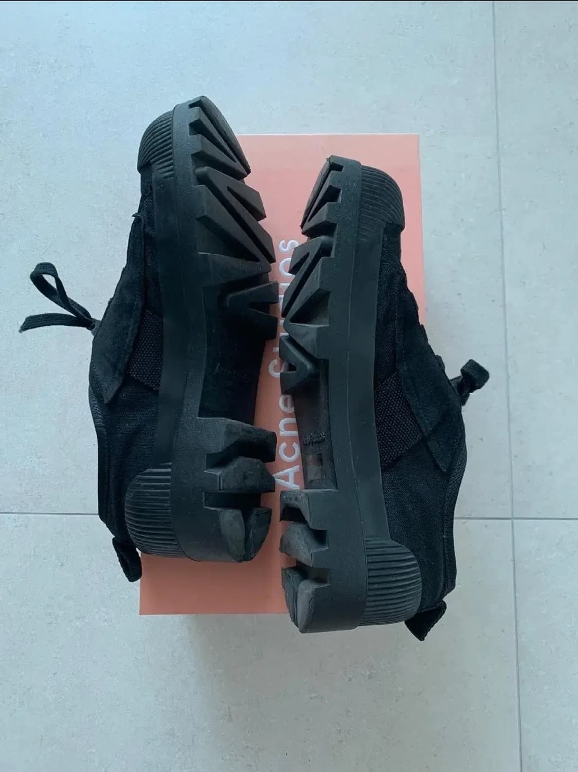 아크네 스튜디오 로버트 스니커즈 상품이미지6