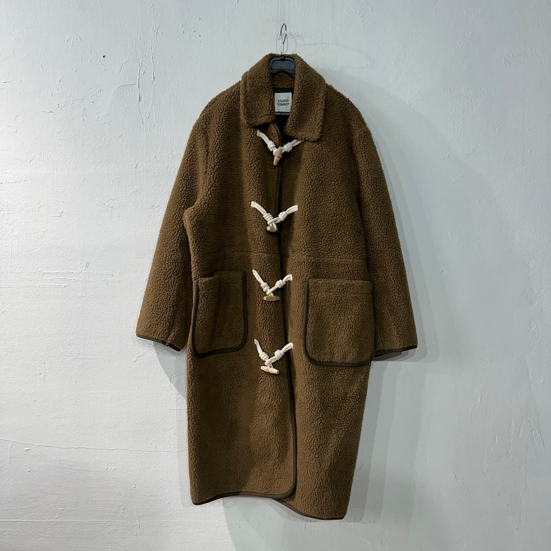 스튜디오톰보이 양털 롱더플 떡볶이코트 FREE 상품이미지1