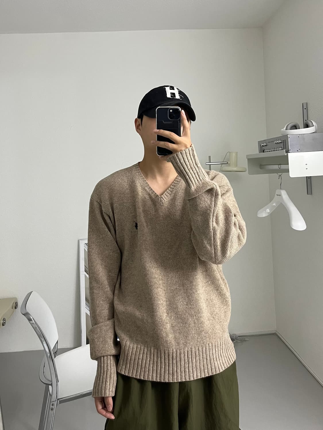 폴로 브이넥 니트 상품이미지1