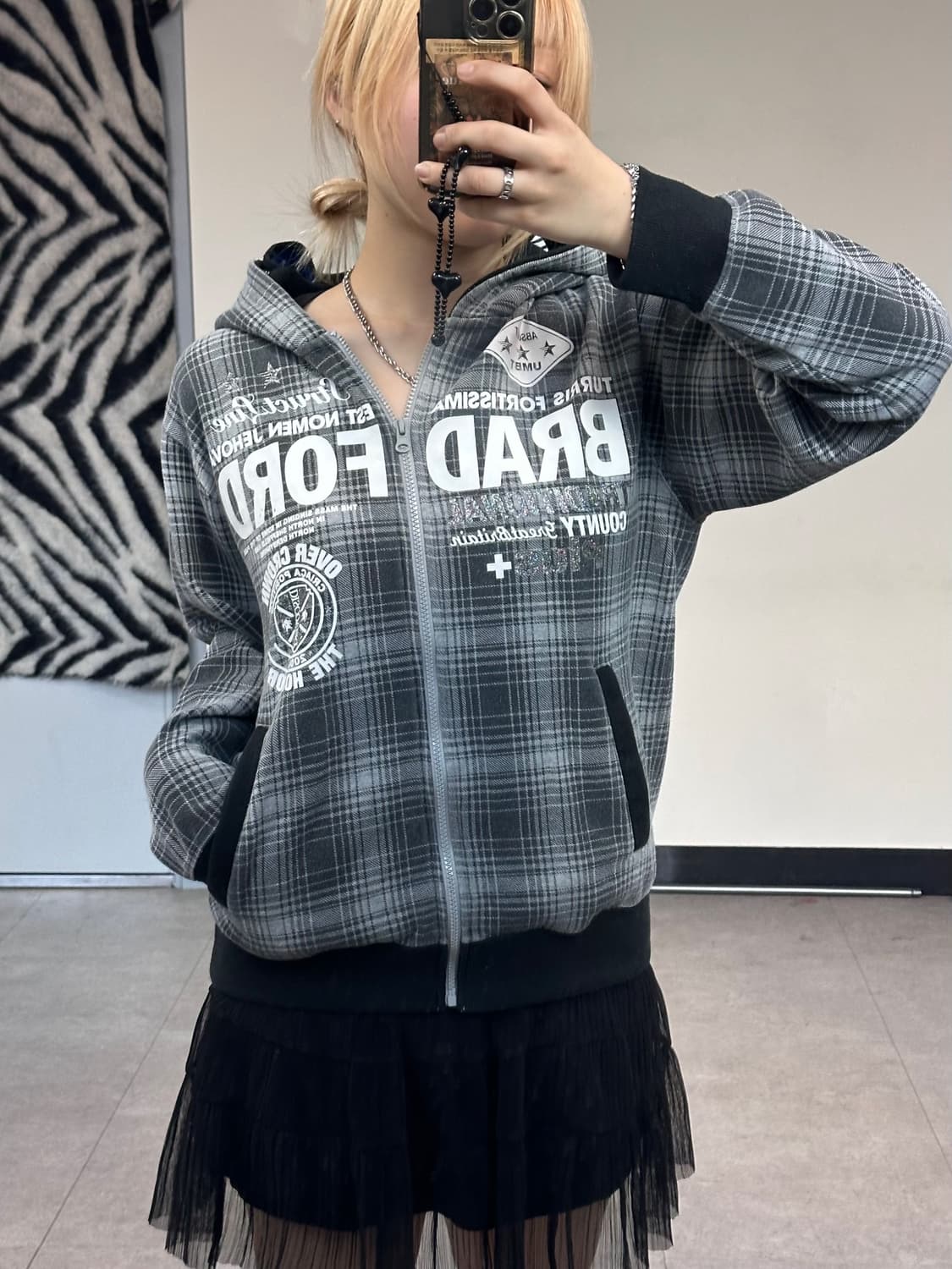 check lettering hood zip-up 상품이미지2