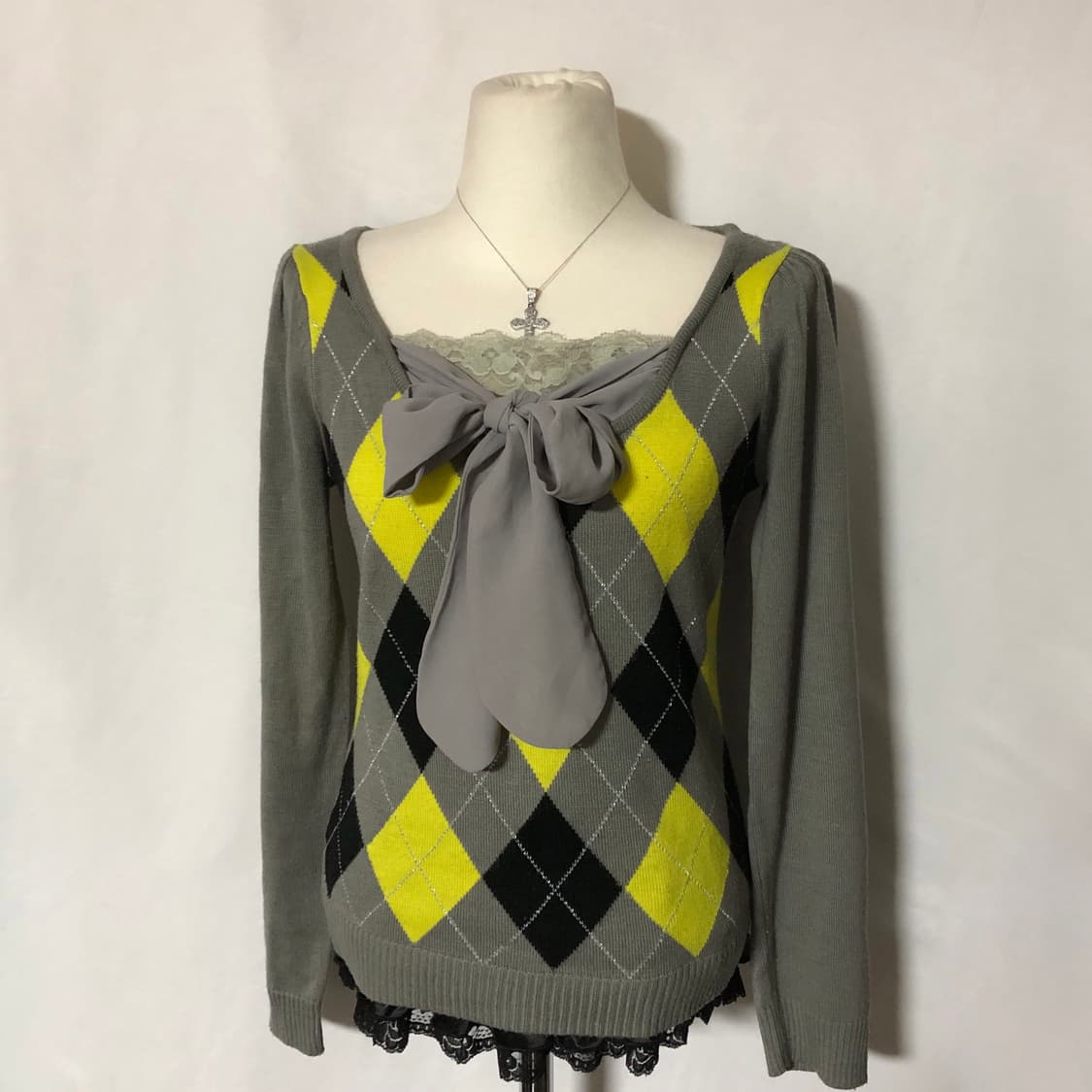 리본 레이스 로걀 아가일 니트 탑 그레이 상품이미지4