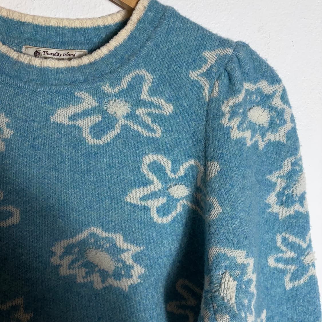 써스데이 아일랜드X토드 셀비 자카드 하늘색 니트(S) 상품이미지4