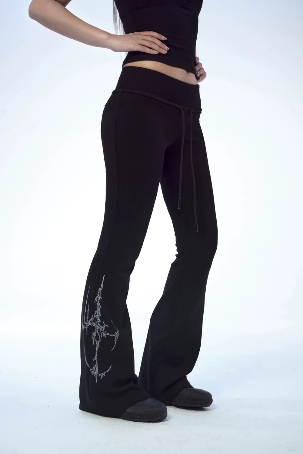 Thorn Cross Flare Pants 상품이미지2