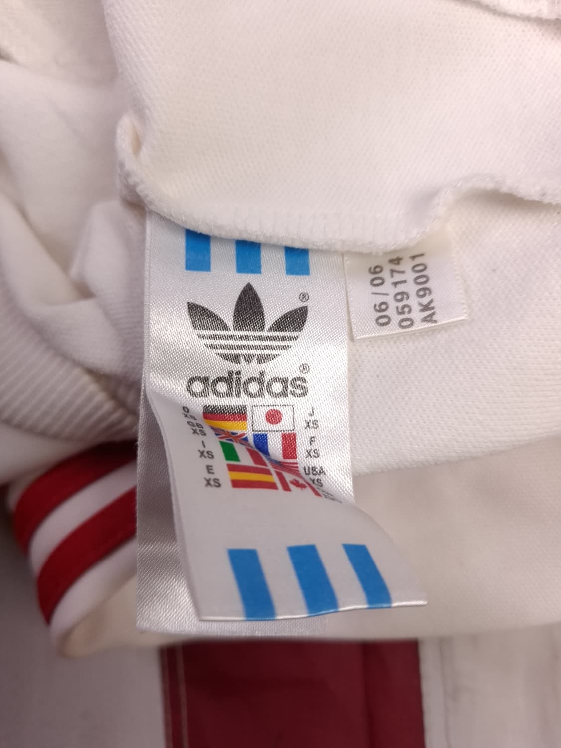 오리지날 아디다스 화이트 레드 삼선 런던 트렉탑져지 상품이미지5