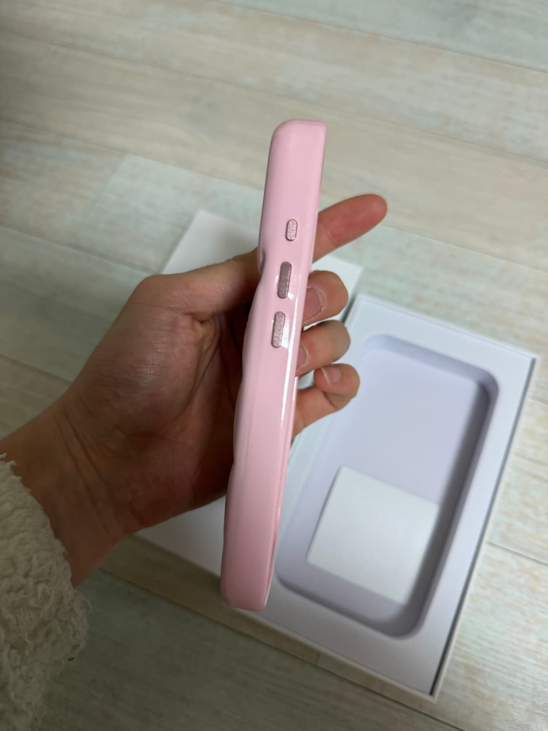 어반소피스티케이션 아이폰17프로 케이스 상품이미지2