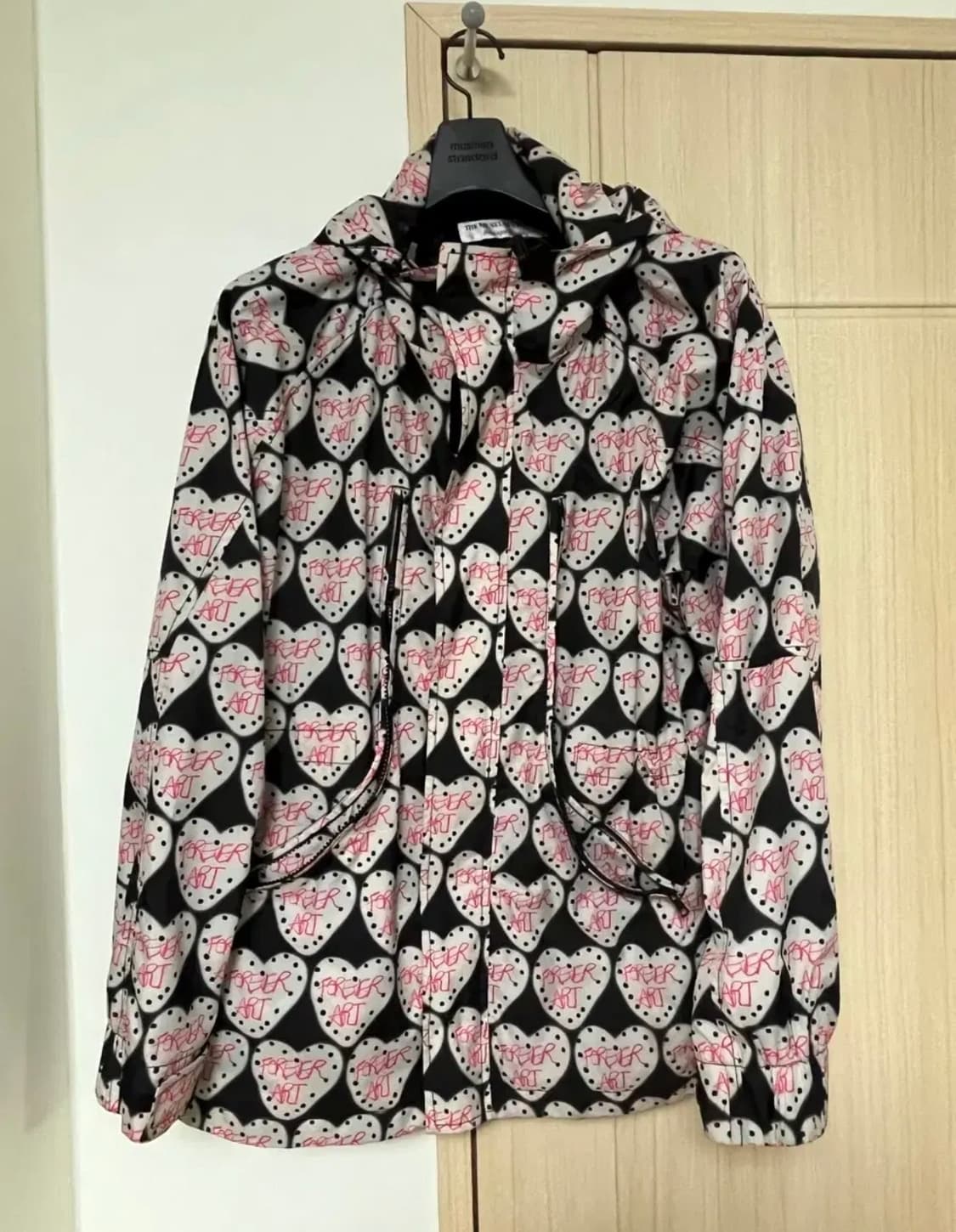 [M] 더뮤지엄비지터 포에버 아트 바람막이 상품이미지1