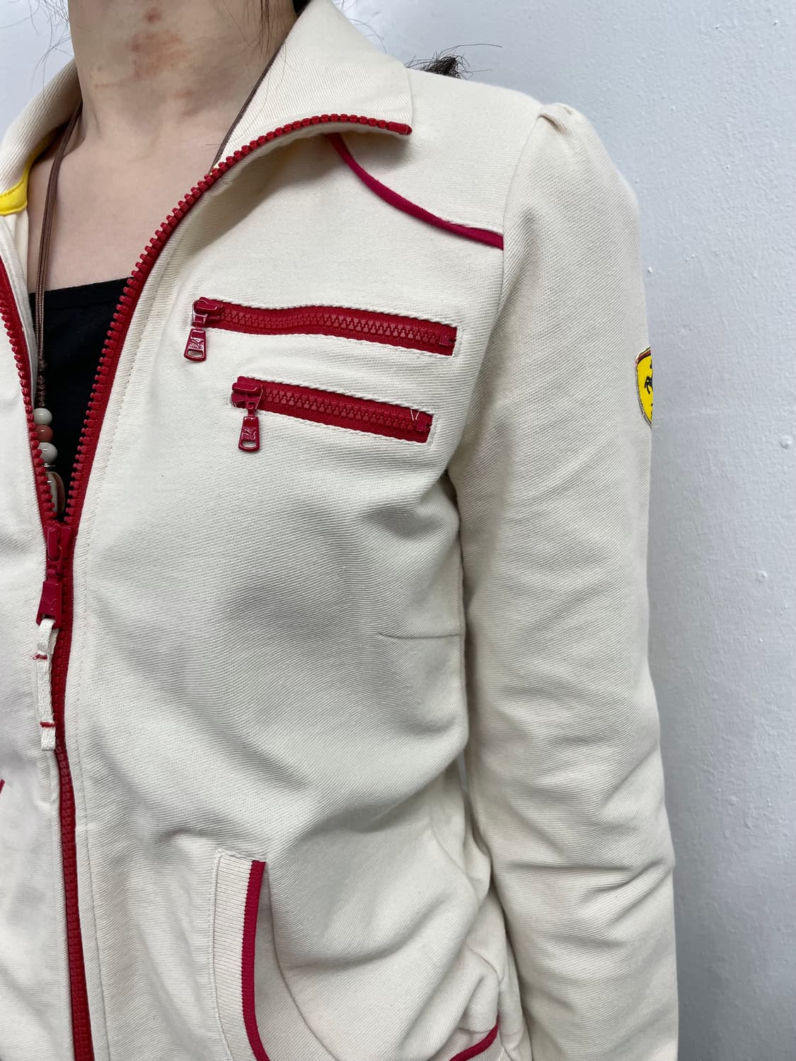 페라리x퓨마 콜라보 로고 트랙집업 상품이미지3