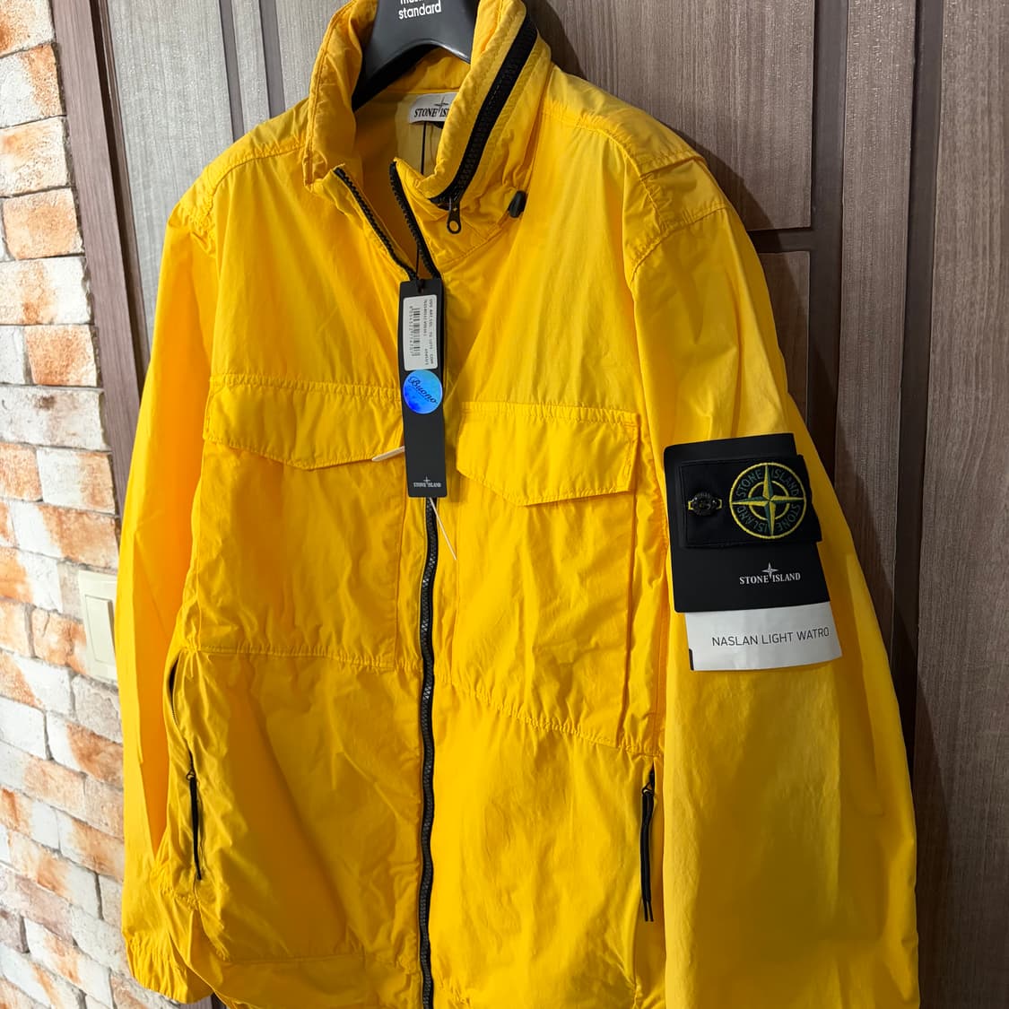 새상품(L)스톤아일랜드 와펜 나슬란 라이트 자켓 옐로우 상품이미지1
