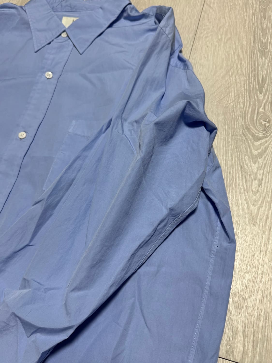 헤릴 수빈코튼 레귤러 카라 셔츠 sax 3사이즈 상품이미지4