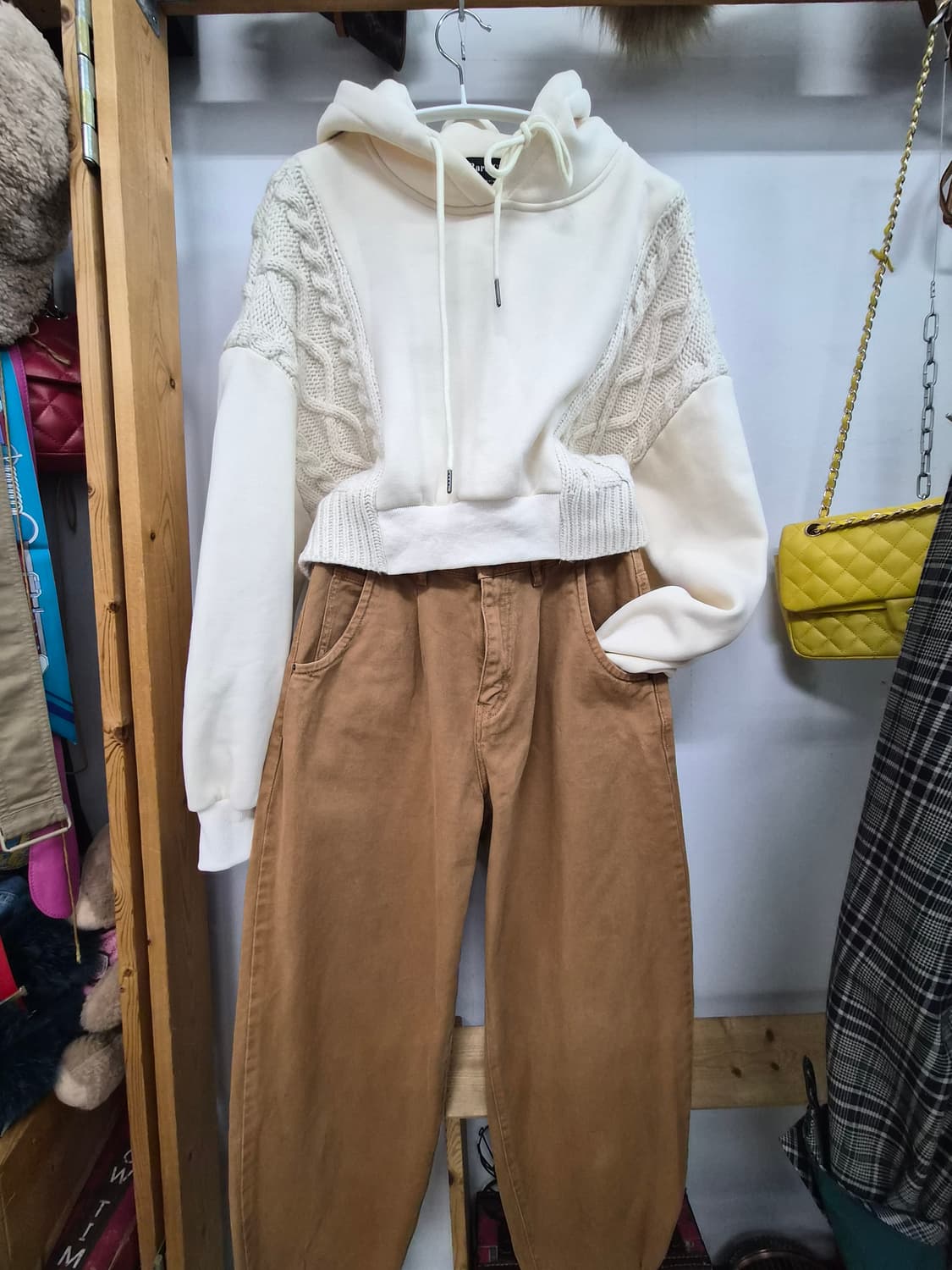 니트 케이블 후드. 자라 커브드 팬츠 상품이미지1