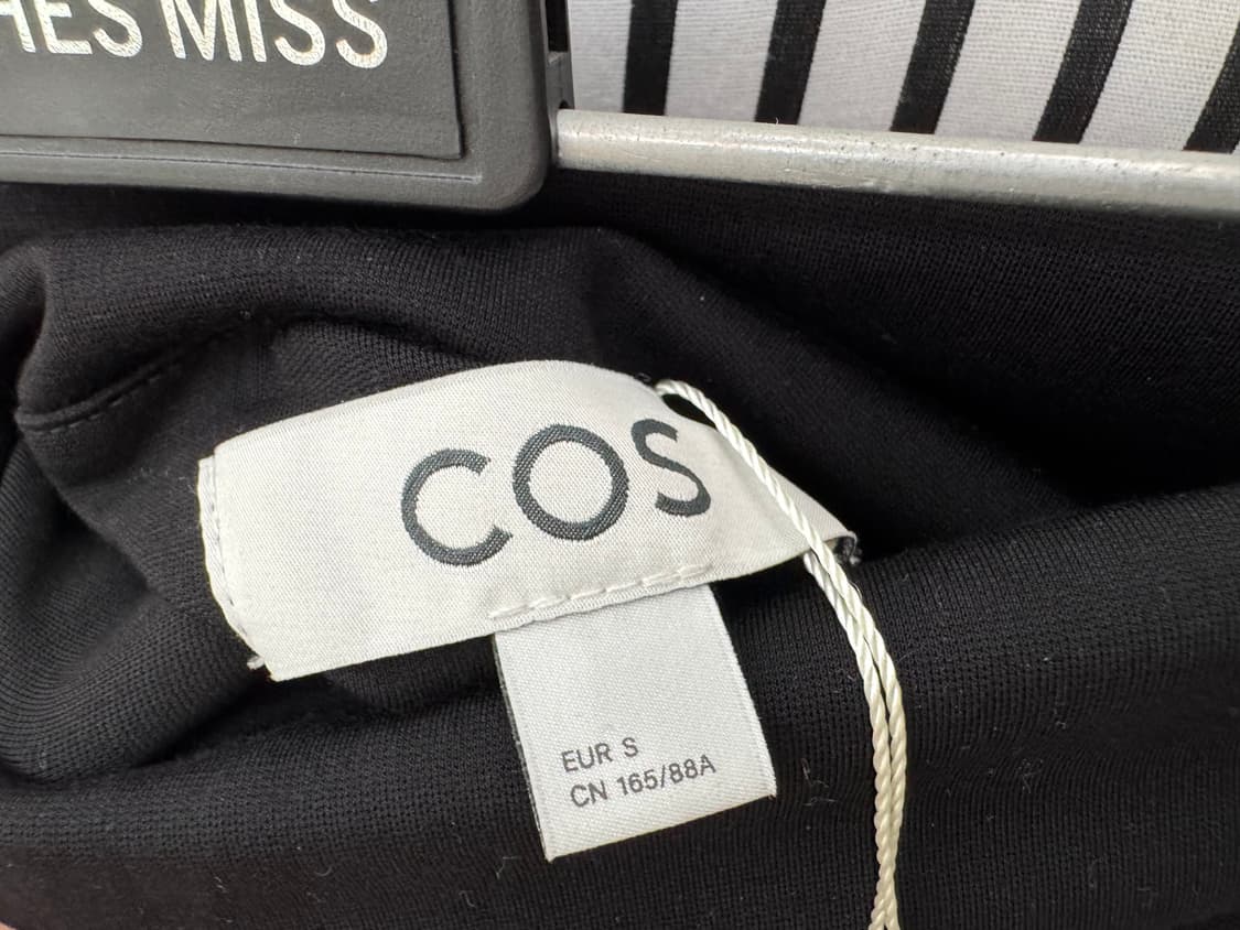 COS 오프숄더 블랙 S 상품이미지2