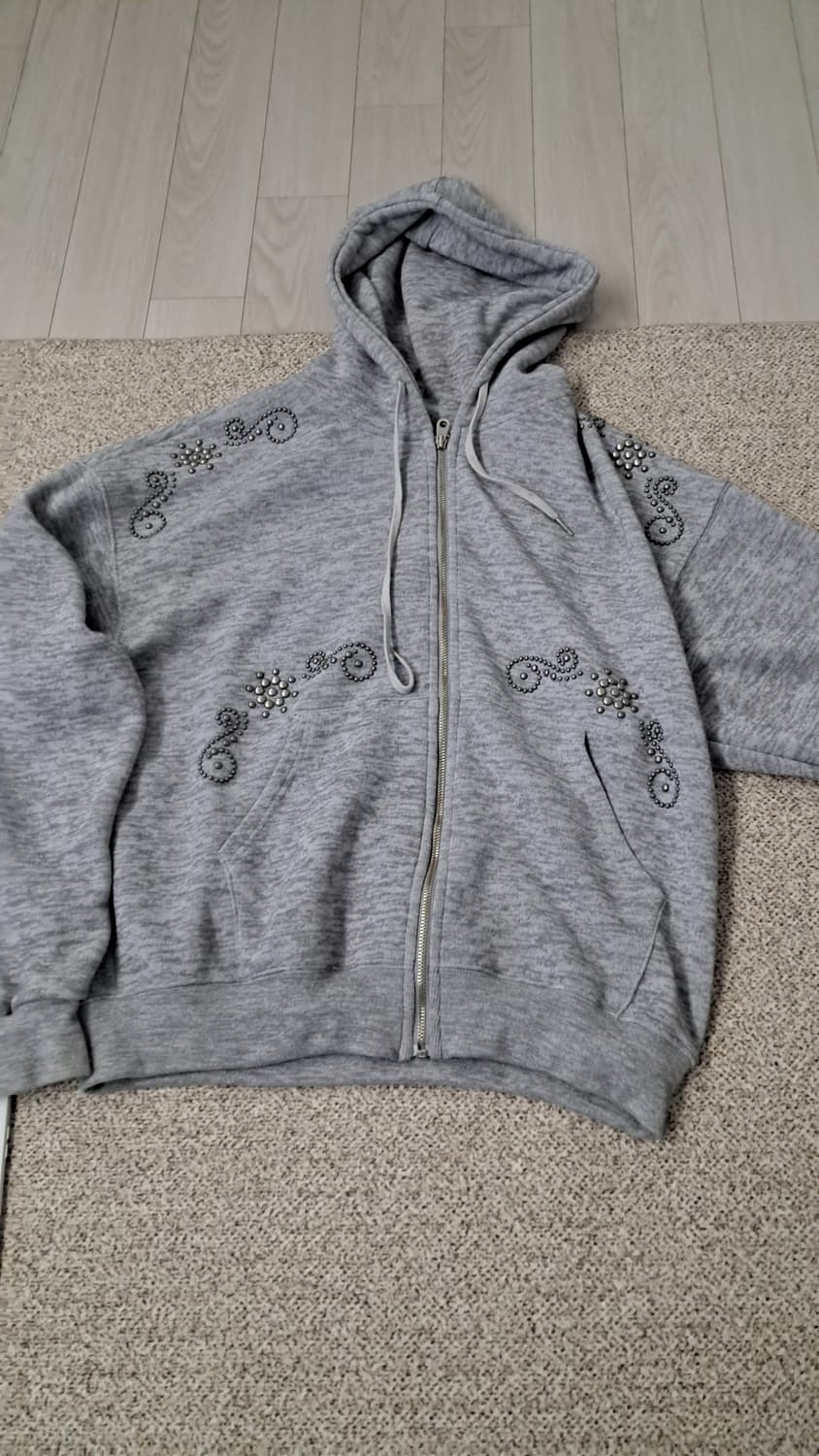 폴리수엠 스터드 후드집업 상품이미지2